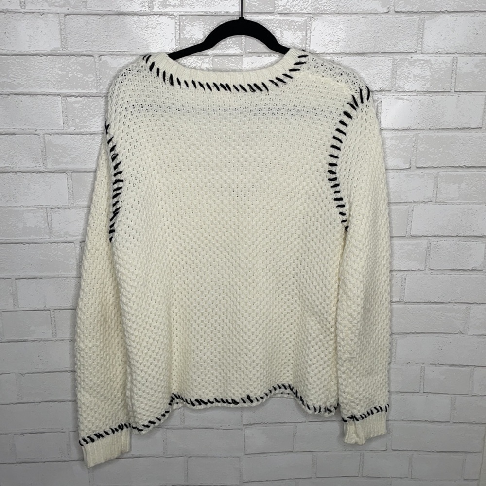 White Crow Knit V-Neck Sweater - Picture 5 of 9